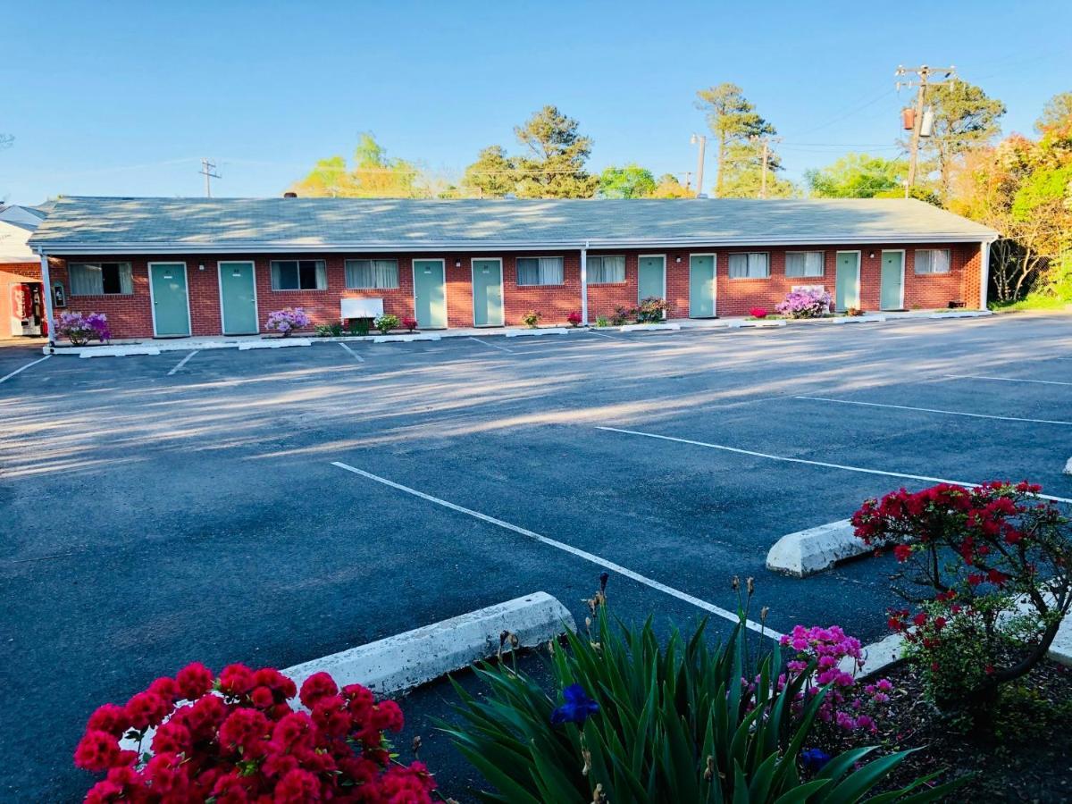 Bassett Motel Williamsburg Exterior photo